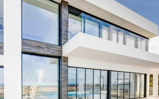 Villa de Lujo con Piscina Privada y Vistas al Mar en Denia