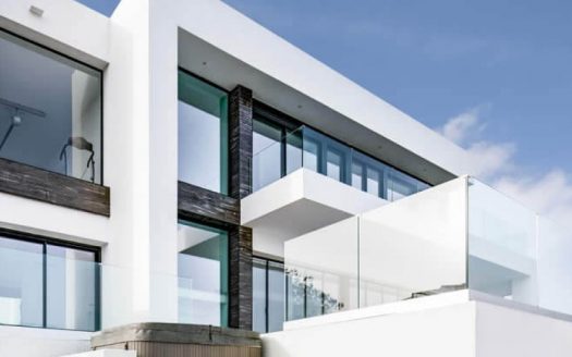 Villa de Lujo con Piscina Privada y Vistas al Mar en Denia