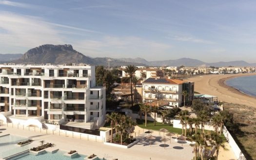 Apartamentos Exclusivos en Primera Línea de Playa en Denia – Vistas al Mediterráneo y Estilo Mediterráneo Auténtico
